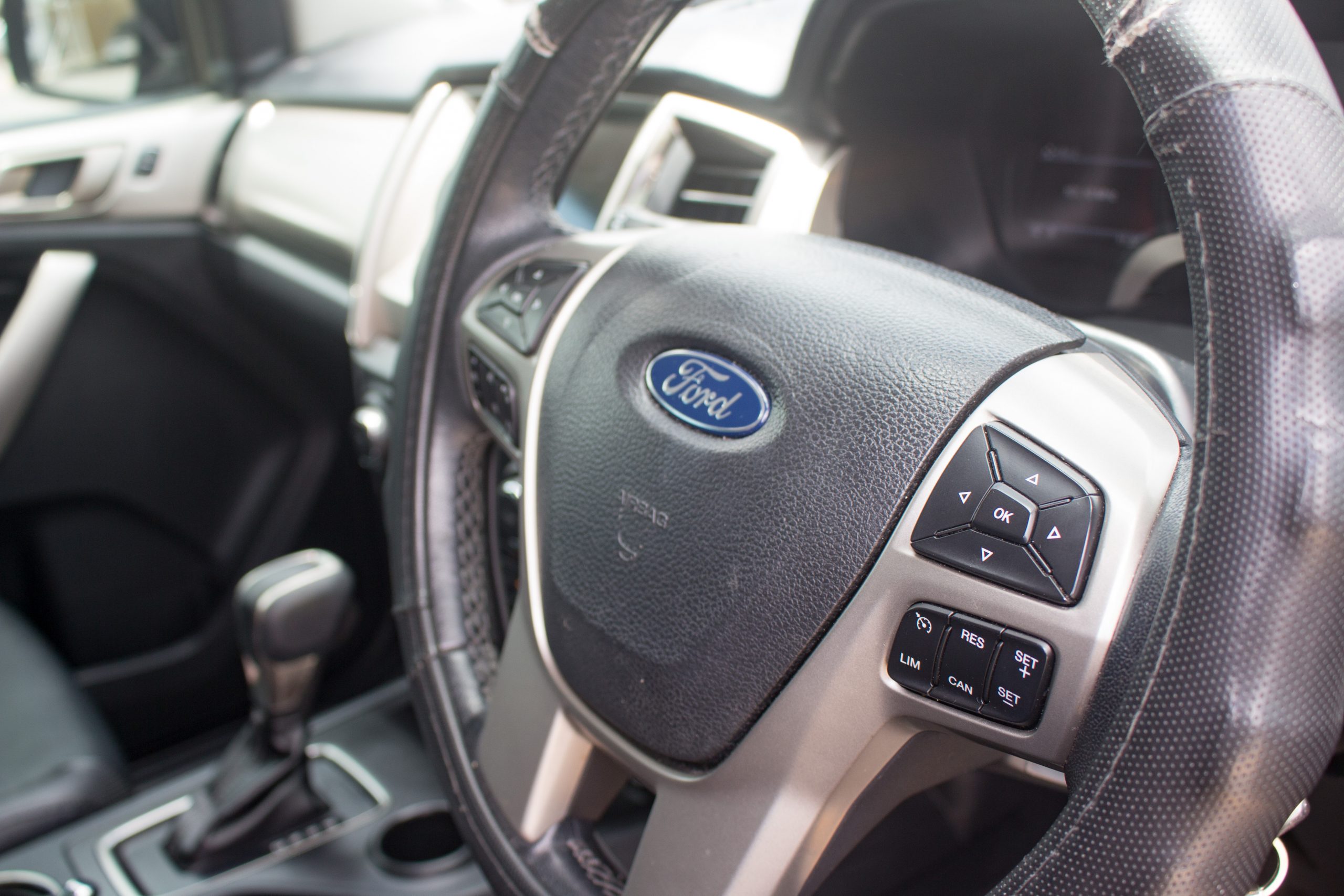 PEC 2019 Black Ford Everest