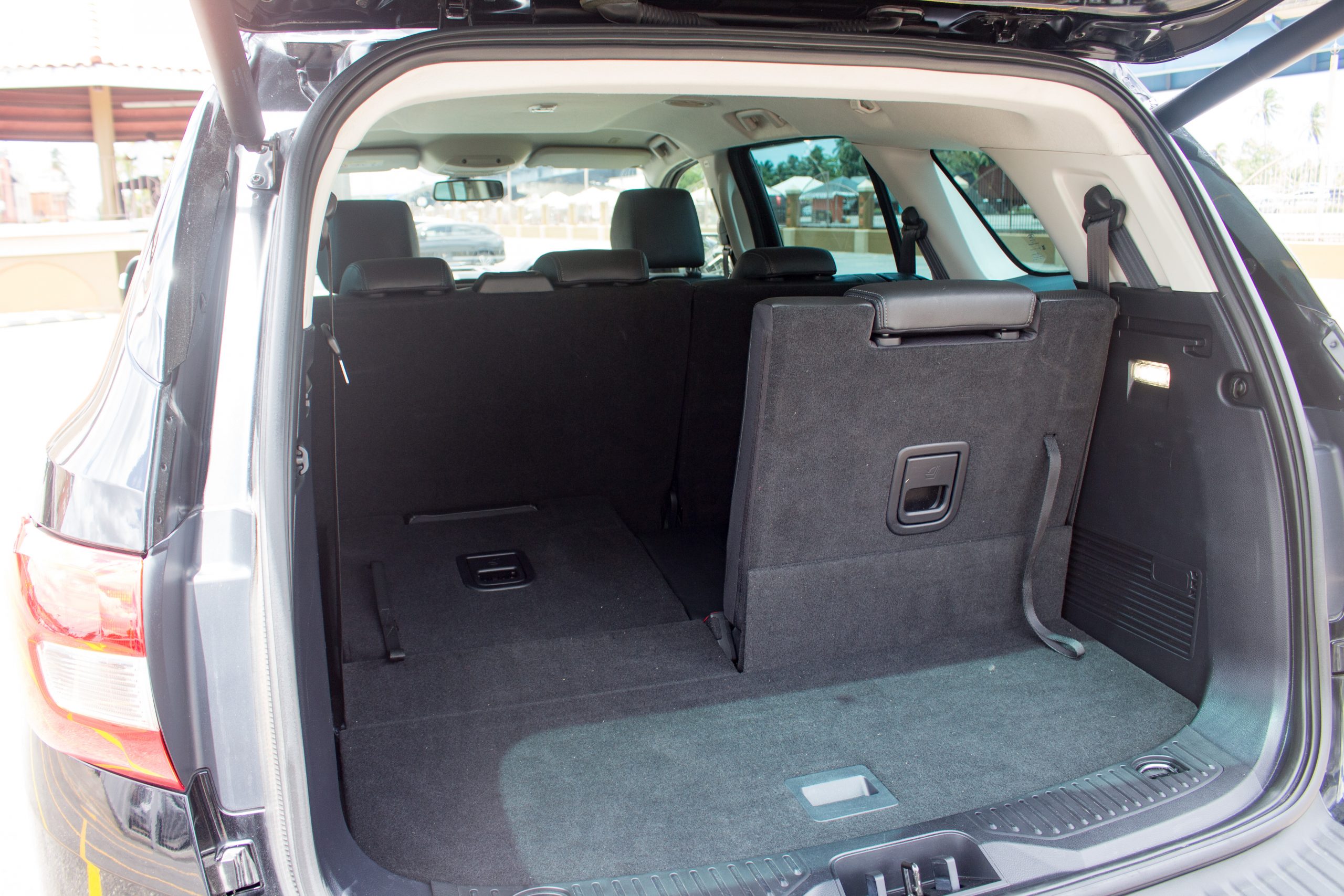 PEC 2019 Black Ford Everest