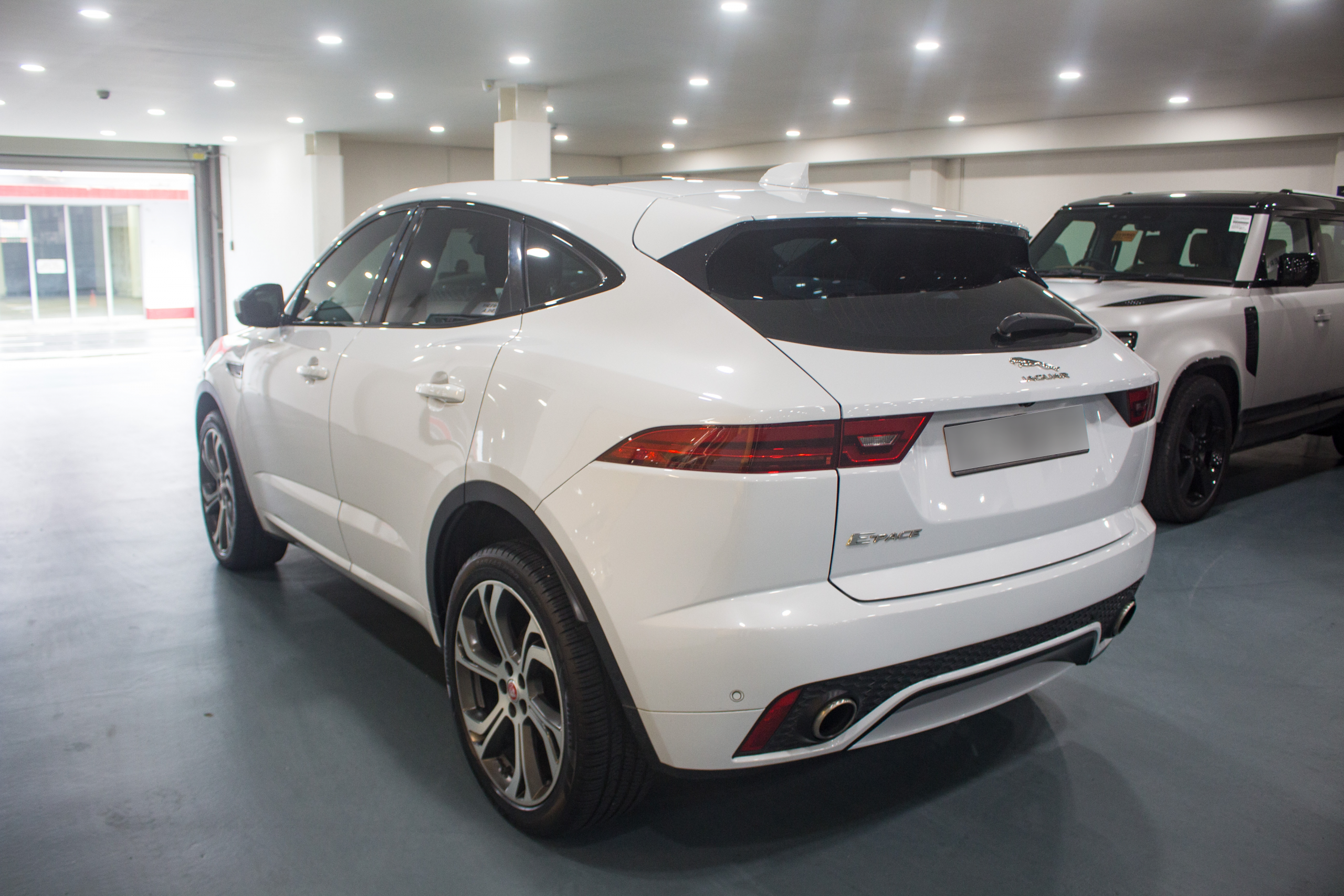PDU 2018 White Jaguar E Pace