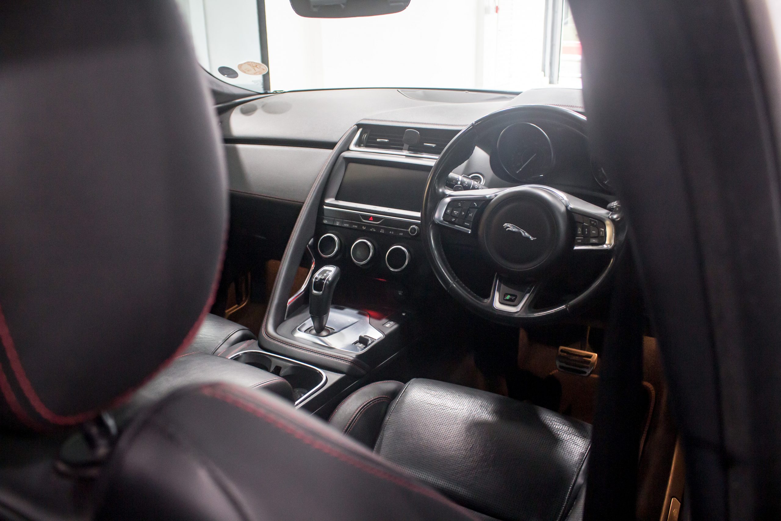 PDU 2018 White Jaguar E Pace