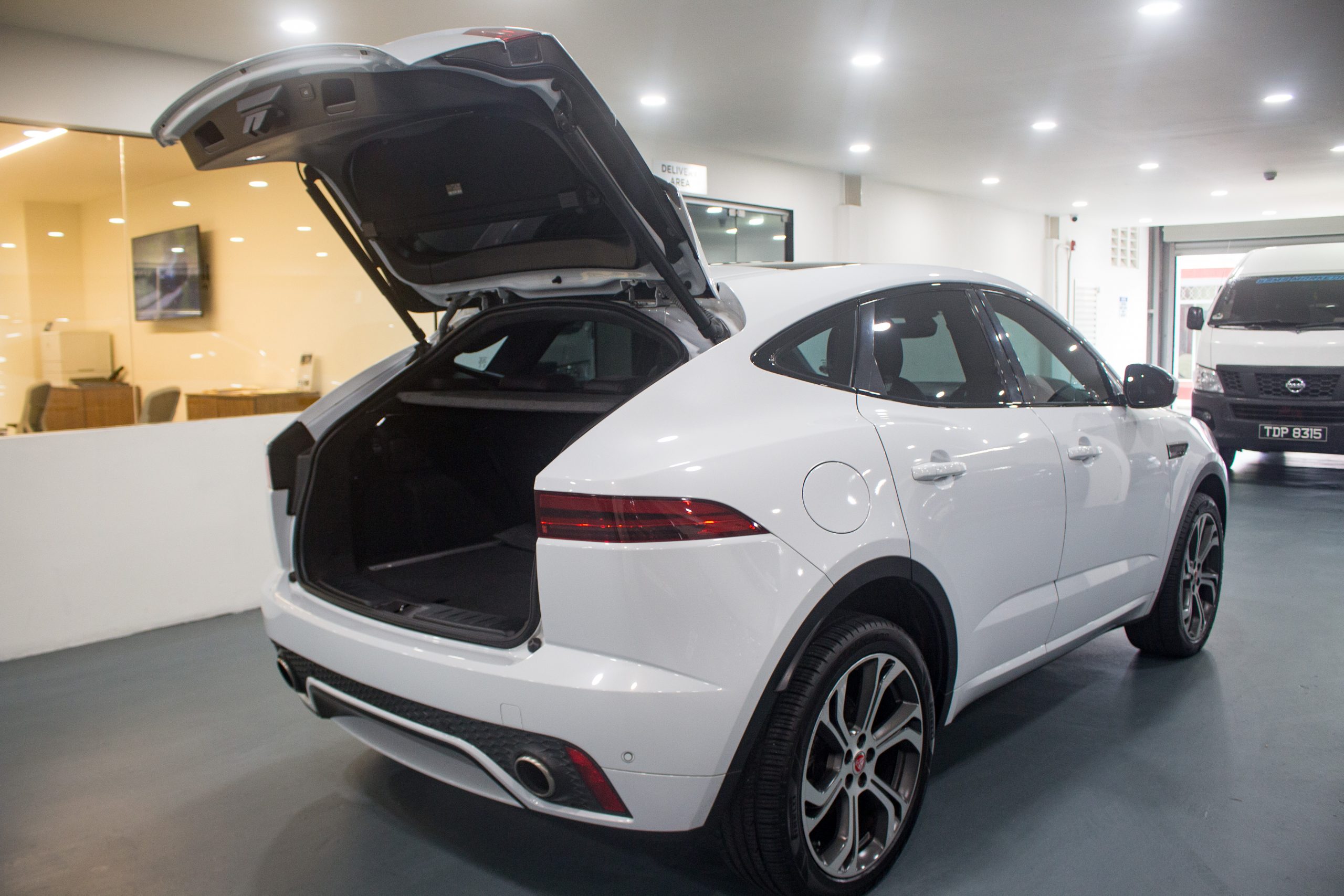 PDU 2018 White Jaguar E Pace