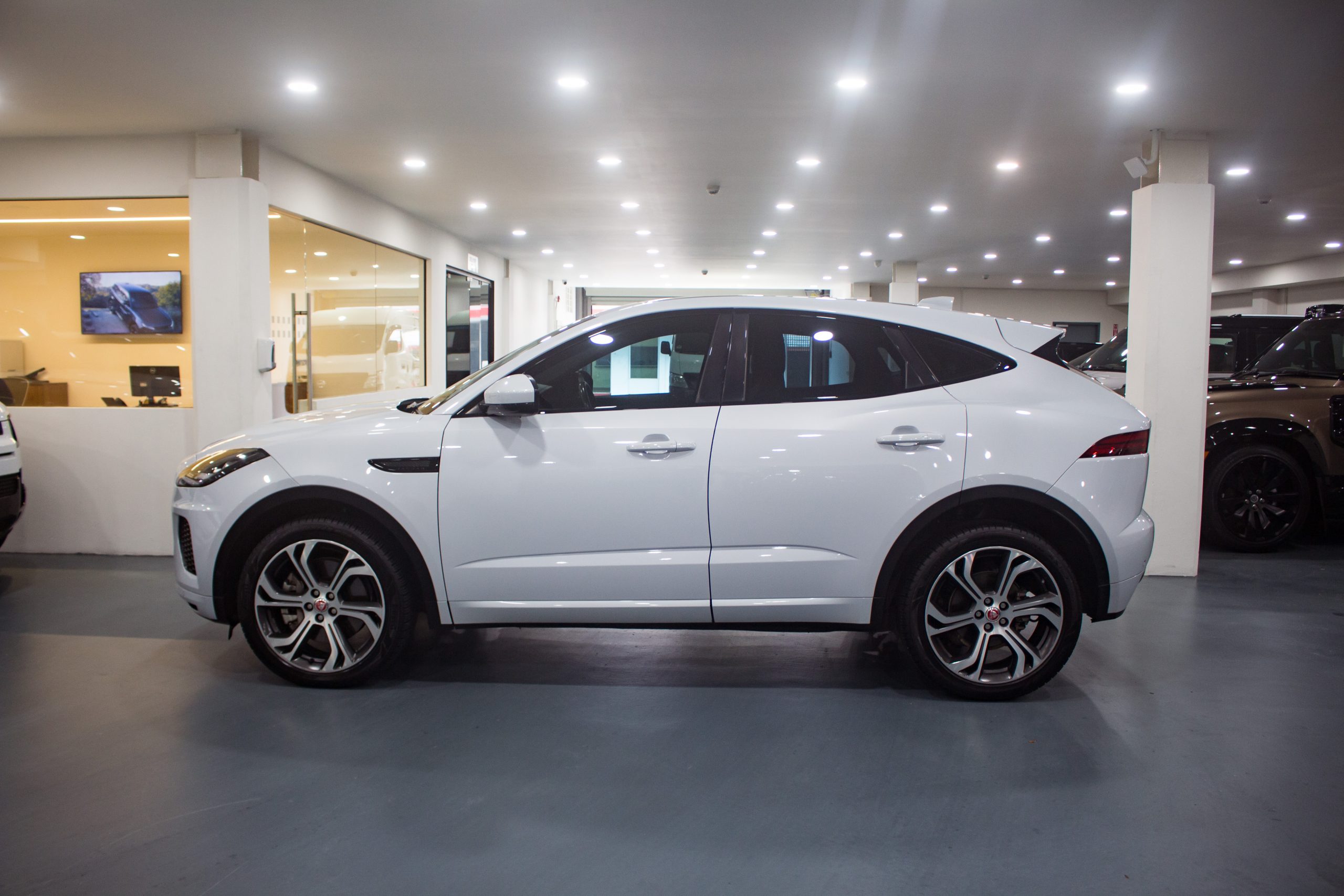 PDU 2018 White Jaguar E Pace