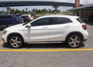 PDZ 2019 White Mercedez Benz GLA200