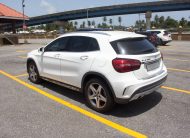 PDZ 2019 White Mercedez Benz GLA200