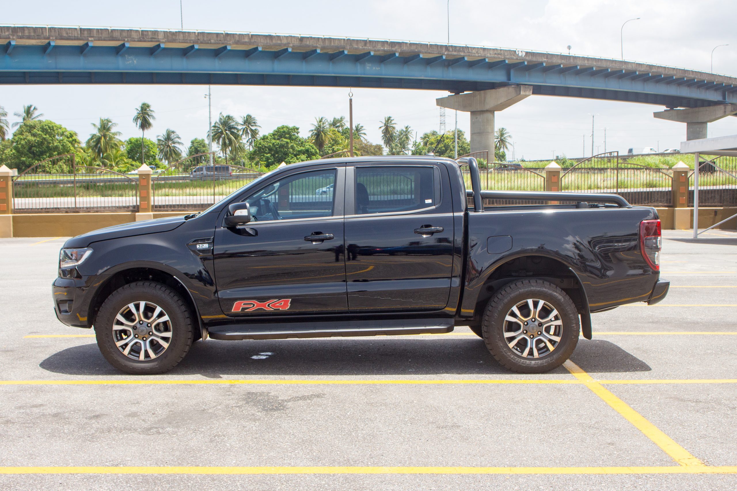 TED 2022 Black Ford Ranger FX4