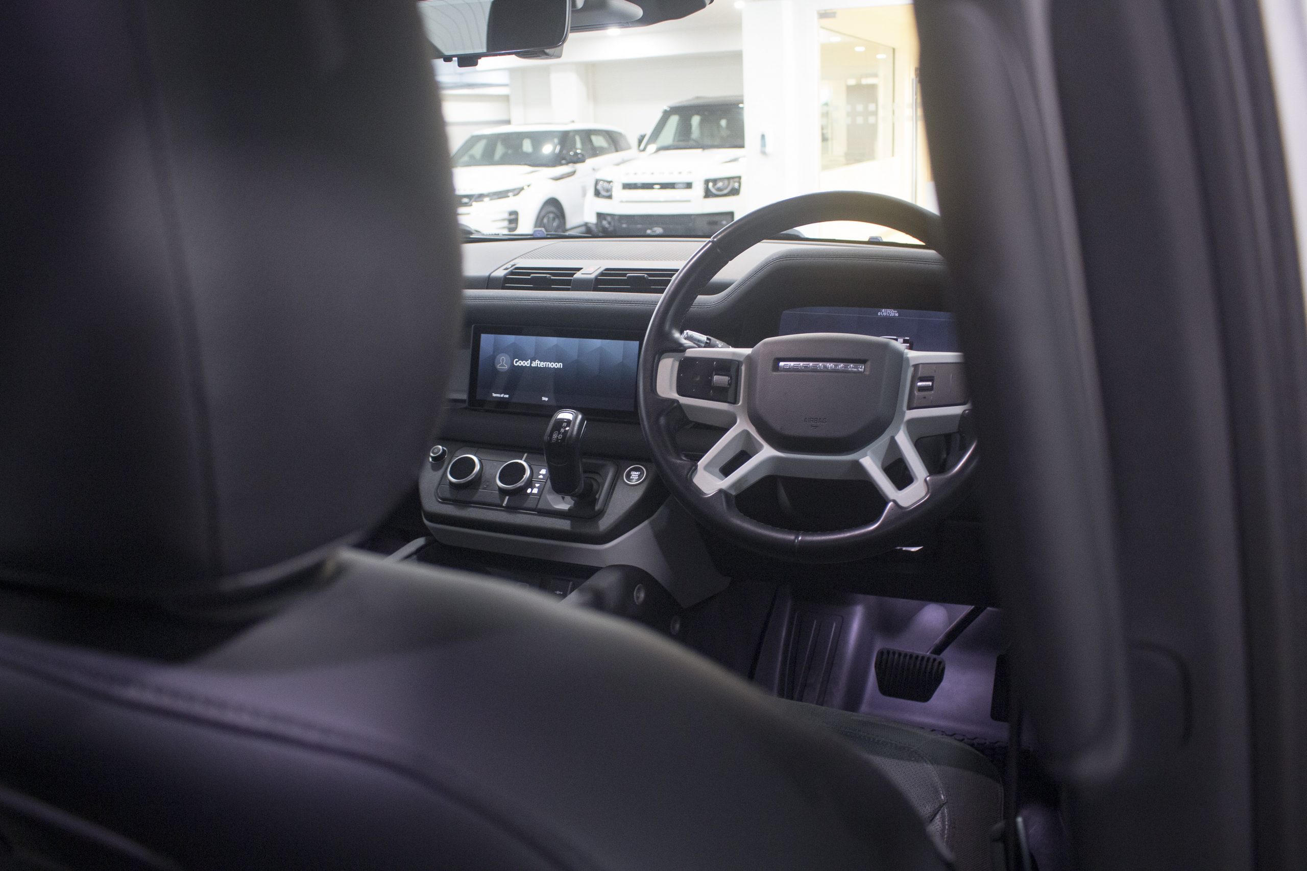 PDZ 2020 Indus Silver Land Rover Defender SE 110