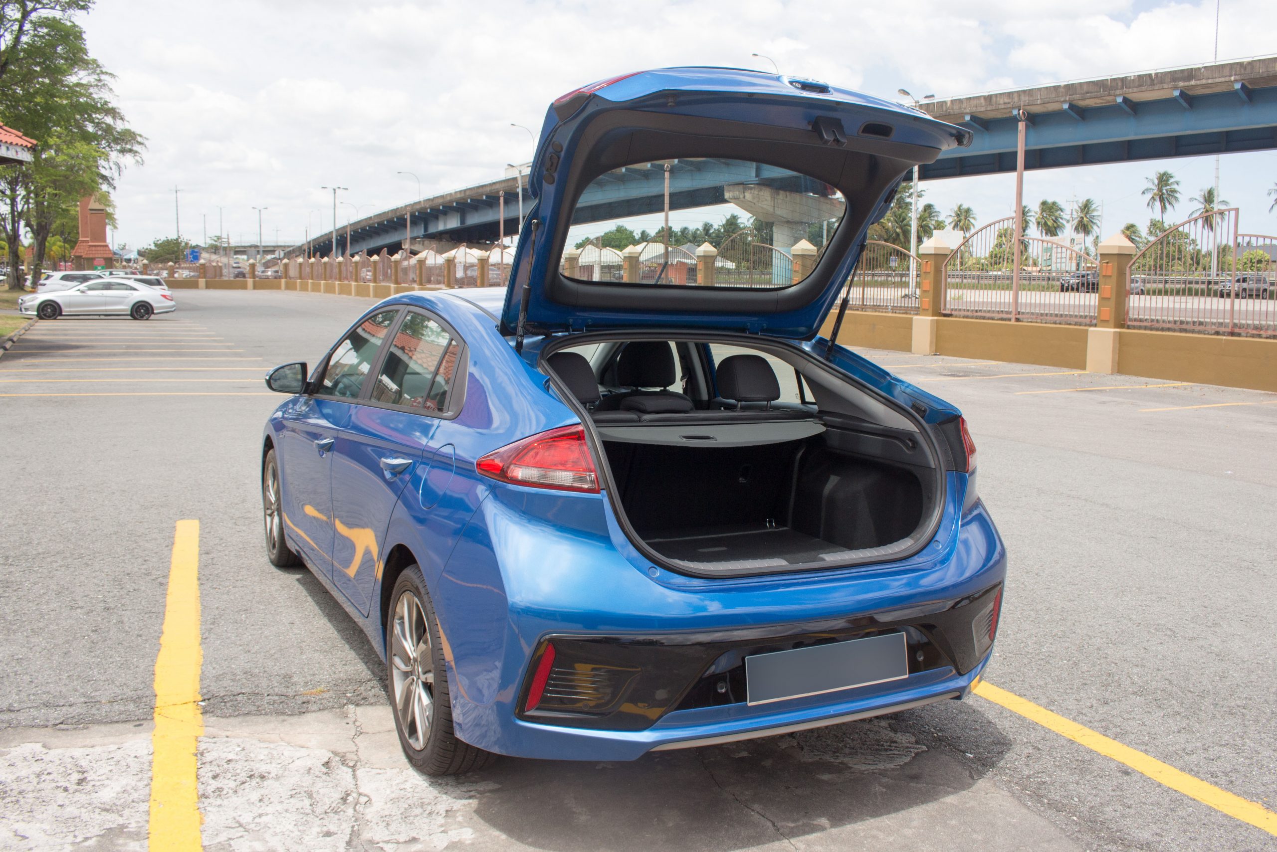 PDT 2018 Blue Hyundai Ioniq