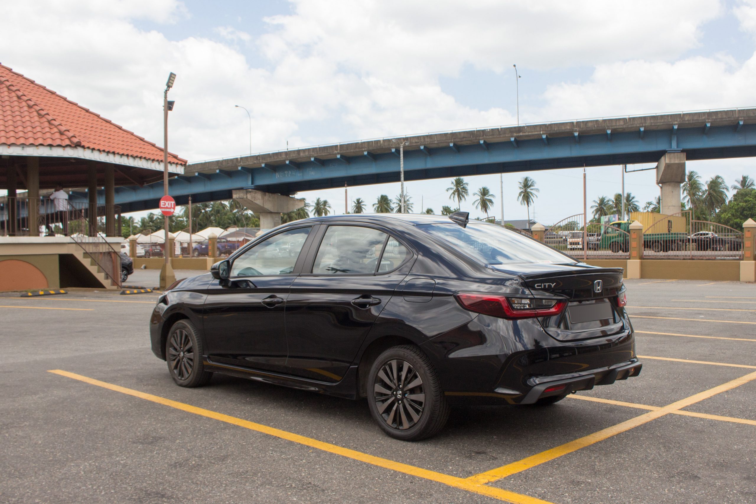 PEG Black 2024 Honda City