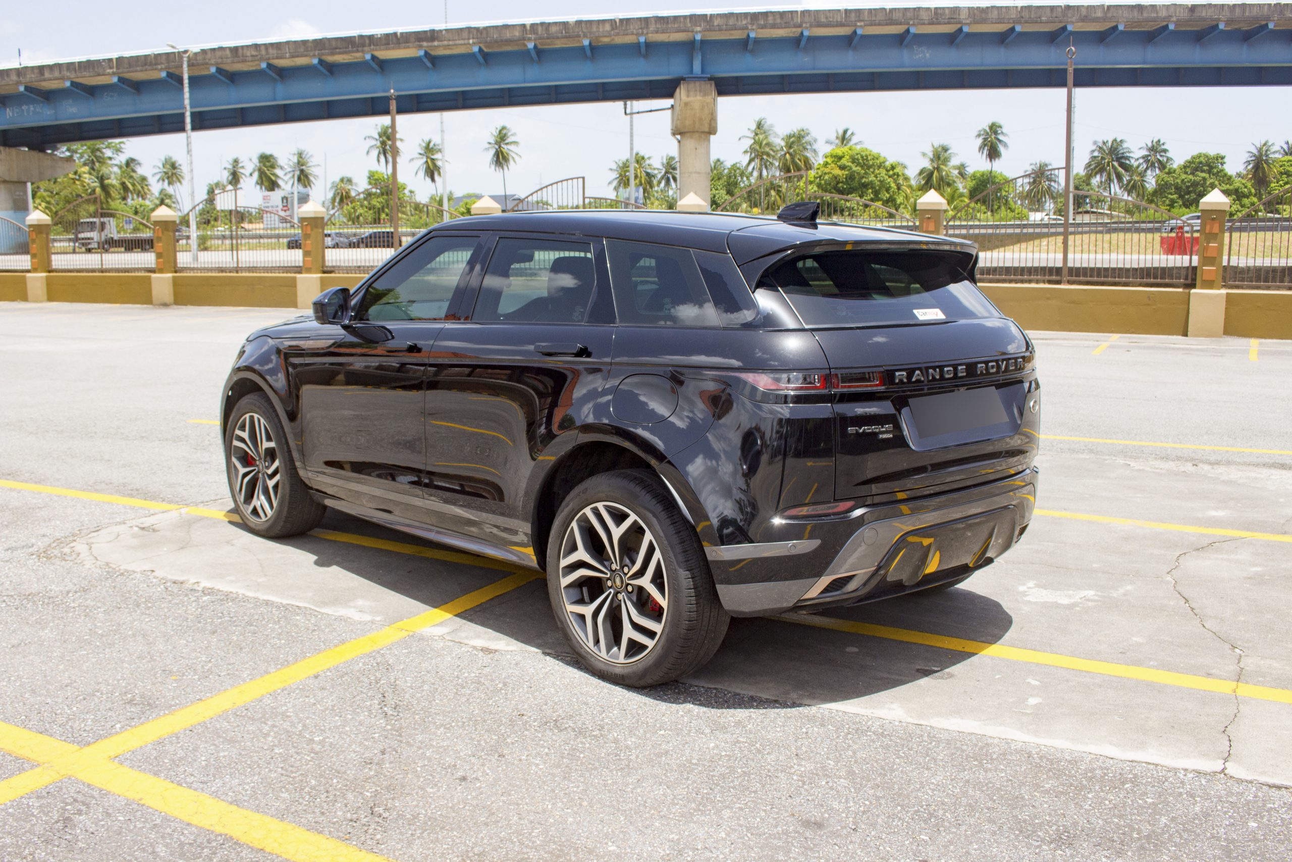 PEB Black 2021 Range Rover Evoque