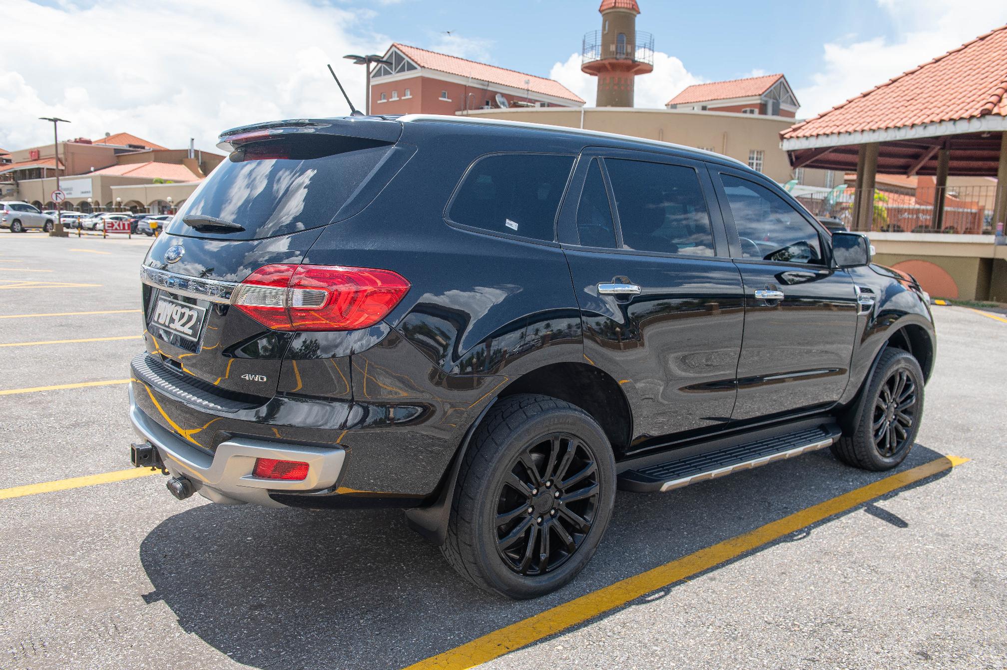 PDY 2019 Black Ford Everest