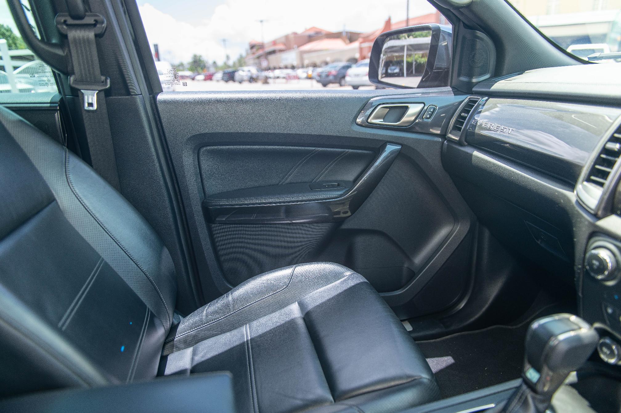 PDY 2019 Black Ford Everest