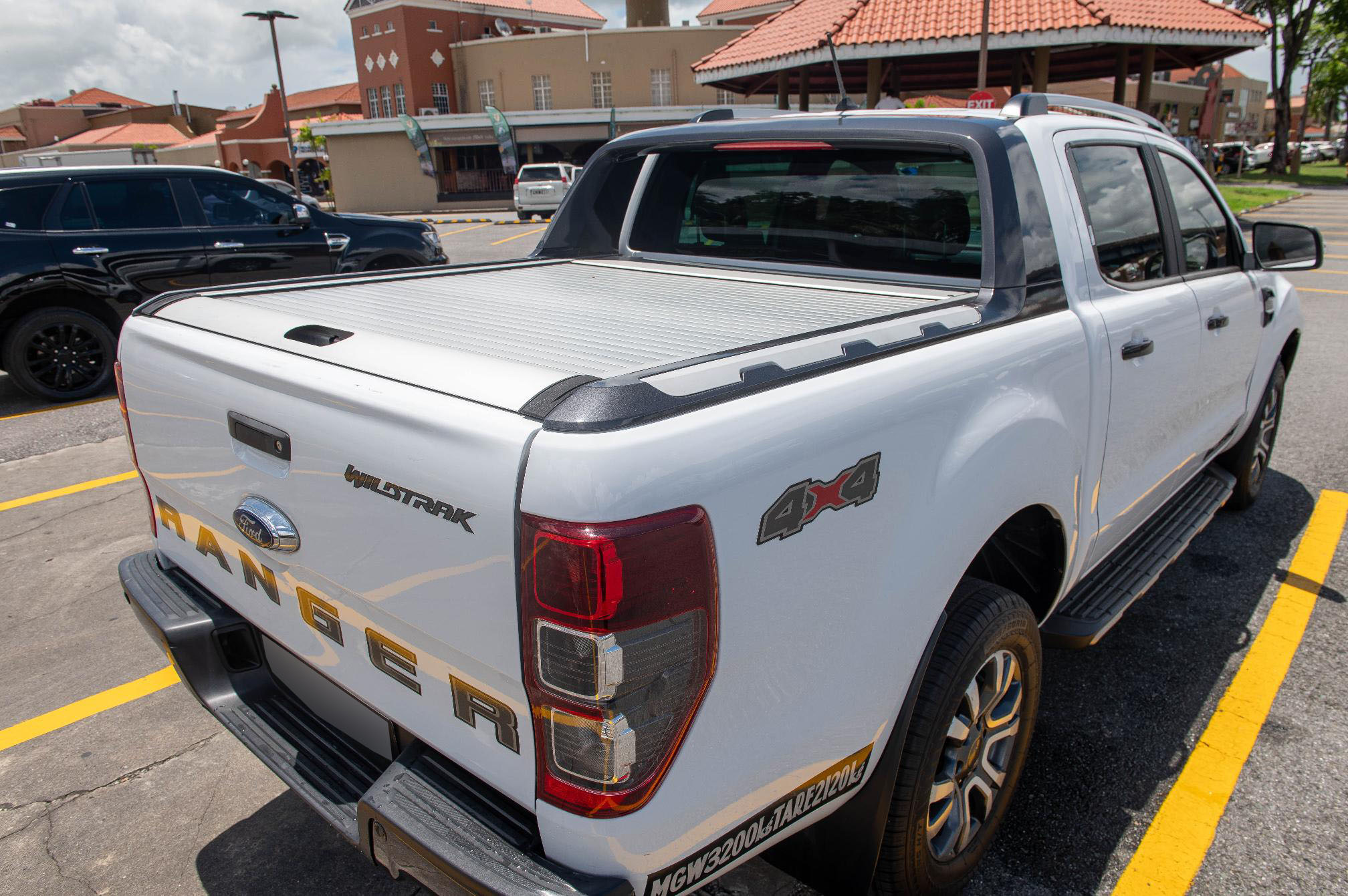 TDY 2020 White Ford Wildtrak